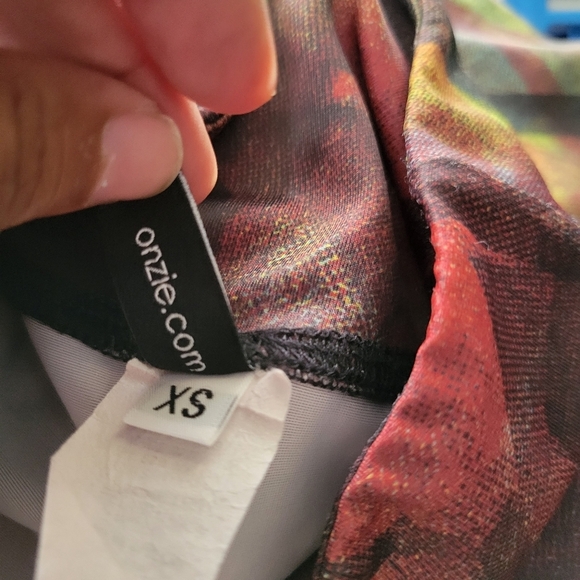 Onzie crop Leggings Size XS - Picture 3 of 4